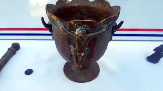 Tarihi eser satmaya çalışan 4 kişi gözaltına alındı