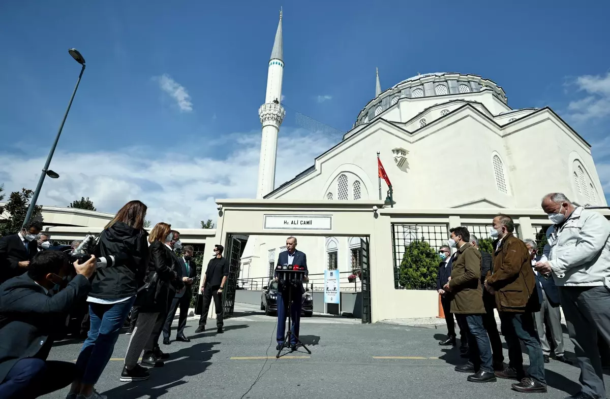 Son dakika haberleri... Cumhurbaşkanı Erdoğan, cuma namazı çıkışında soruları yanıtladı Açıklaması