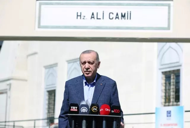 Cumhurbaşkanı Erdoğan, cuma namazını Hz. Ali Camisi'nde kıldı
