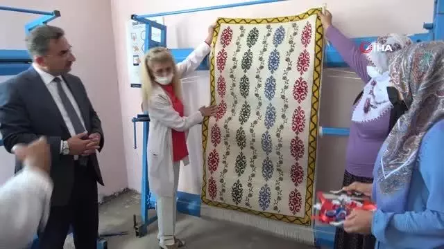 Devlet desteğiyle açılan halı kursları kadınlara umut oluyor
