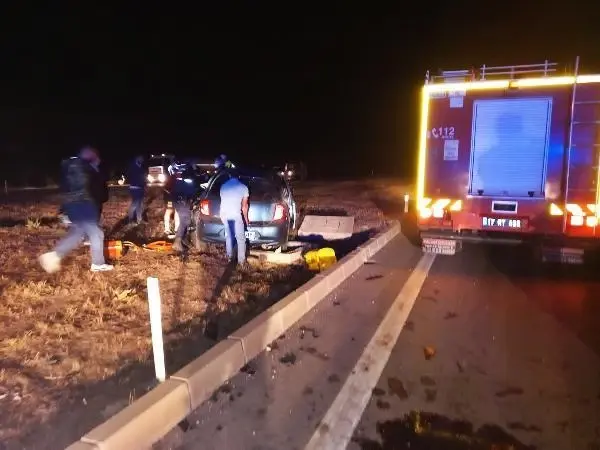 Gelibolu'da iki otomobil çarpıştı: 4 yaralı