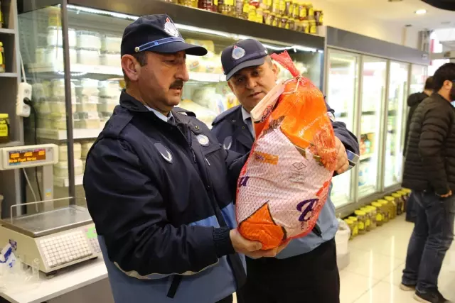 Gölbaşı Belediyesi zabıta ekipleri esnafı denetledi