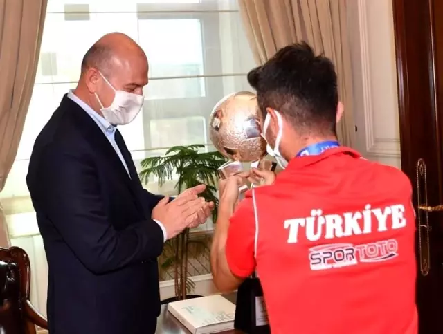 İçişleri Bakanı Soylu, Avrupa Şampiyonu Ampute Futbol Milli takımını kabul etti