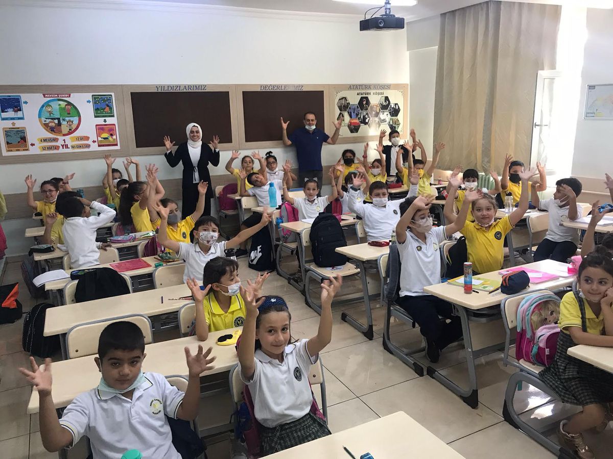 İşitme Engelliler Haftası'nda öğrencilere işaret dili eğitimi