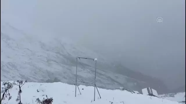 Karadeniz'de 4 ilin yüksek kesimlerinde kar etkili oluyor
