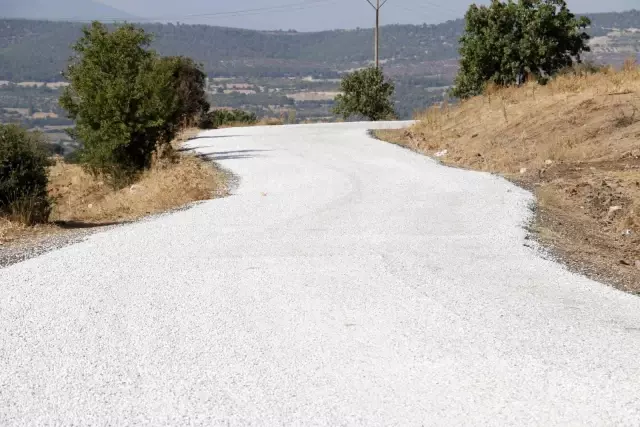 Kula'da asfalt çalışmaları tüm hızıyla sürüyor