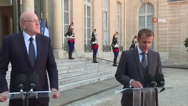 Lübnan Başbakanı Mikati birinci resmi ziyaretini Fransa'ya yaptıMikati ve Macron bir ortaya geldi