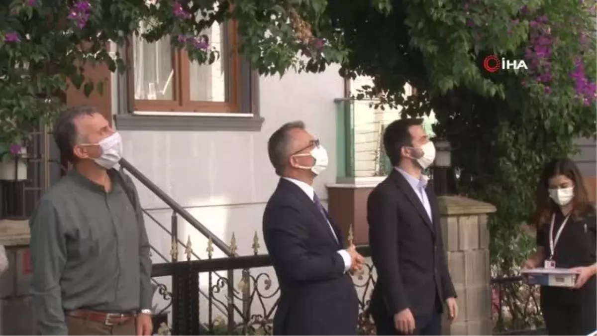 Maltepe'de 65 yaş üstü vatandaşlar aşı olmaları için evlerinde ziyaret ediliyor