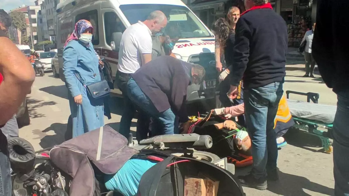 Motosikletin çarptığı yaya yaralandı