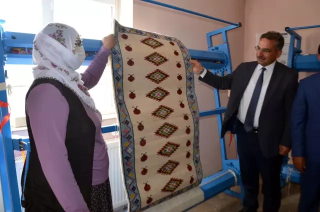 Devlet desteğiyle açılan halı kursları kadınlara umut oluyor