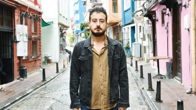 Önce sokak ortasında kurşunladılar sonra eşinin dükkanına saldırdılar! Sinemacı Enes Kaya, yaşadığı büyük korkuyu anlattı Önce sokak ortasında kurşunladılar sonra eşinin dükkanına saldırdılar! Sinemacı Enes Kaya, yaşadığı büyük korkuyu anlattı