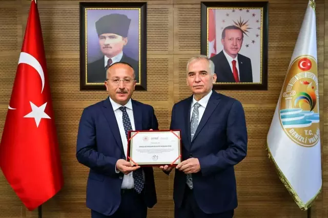 Orman yangınlarına karşı başarılı mücadele eden Denizli Büyükşehre çifte gurur