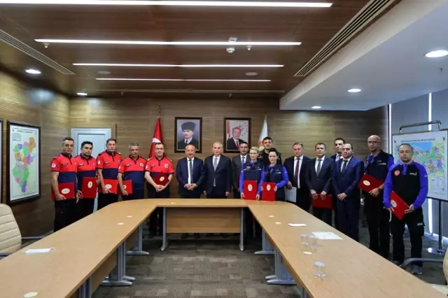 Orman yangınlarına karşı başarılı mücadele eden Denizli Büyükşehre çifte gurur