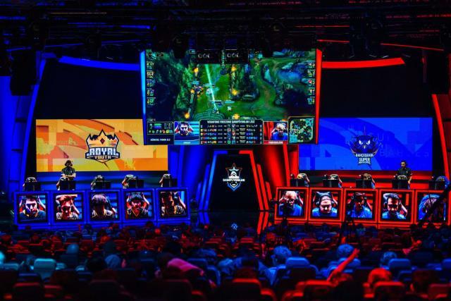 'Esports Stage', Europe's largest center supported by Riot Games, closed