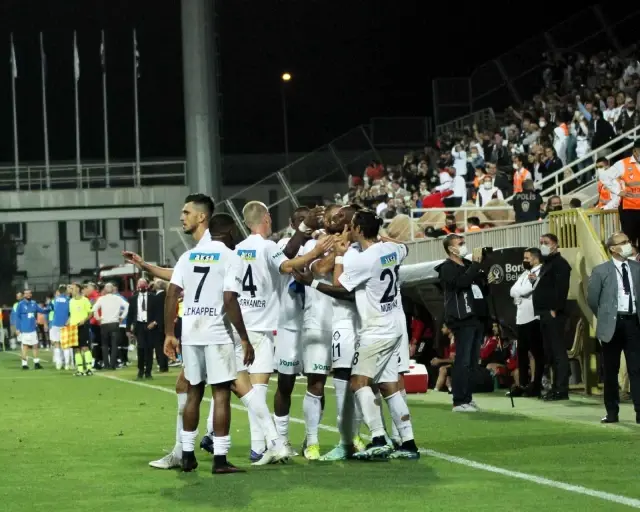 Süper Lig: Altay: 2 - Beşiktaş: 1 (Maç sonucu)