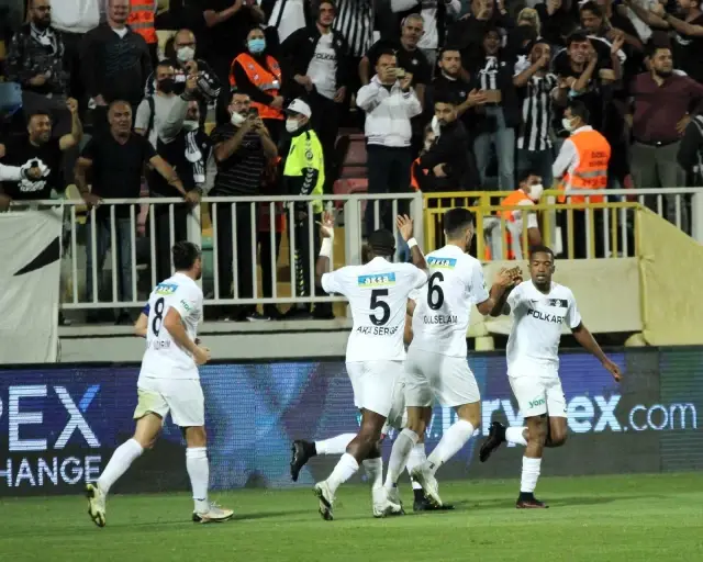 Süper Lig: Altay: 2 - Beşiktaş: 1 (Maç sonucu)