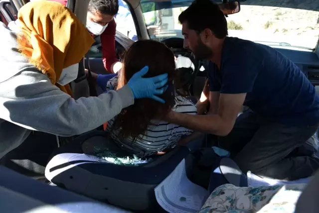 Tır, sürücü adayının kullandığı otomobile çarptı: 2 Yaralı