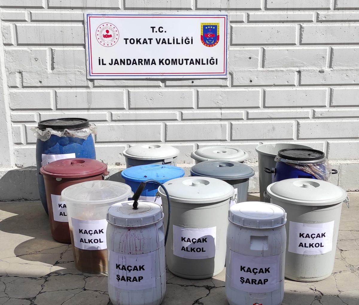 Tokat'ta 750 litre kaçak içki ele geçirildi