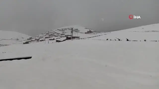 Trabzon'un yaylaları beyaza büründü