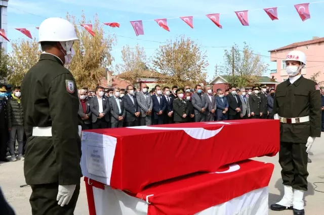 Aksaraylı şehit son yolculuğuna uğurlandı