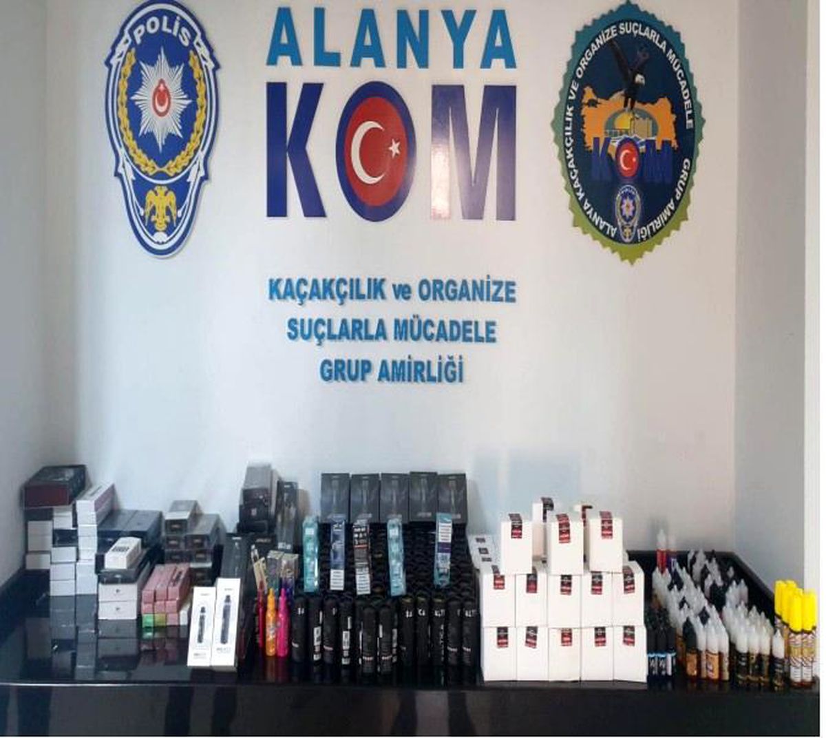 Alanya'da kaçak elektronik sigara ve likiti ele geçirildi