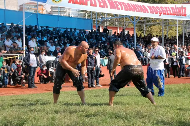 ZONGULDAK - Alaplı Yağlı Güreşleri'nde başpehlivan İsmail Balaban oldu