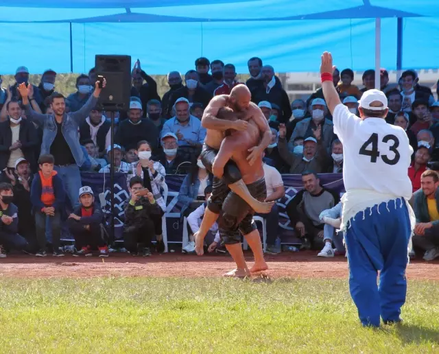 ZONGULDAK - Alaplı Yağlı Güreşleri'nde başpehlivan İsmail Balaban oldu