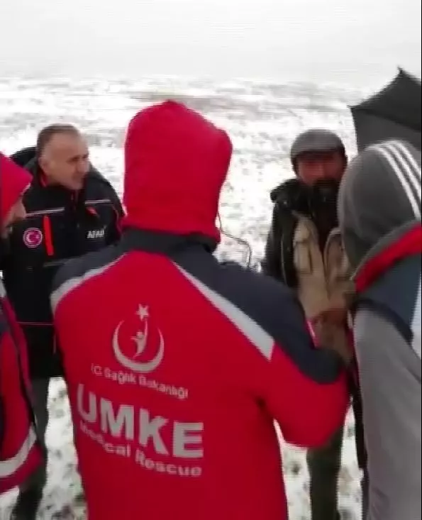Allahuekber Dağları'nda kar ve tipide mahsur kalan iki çoban kurtarıldı