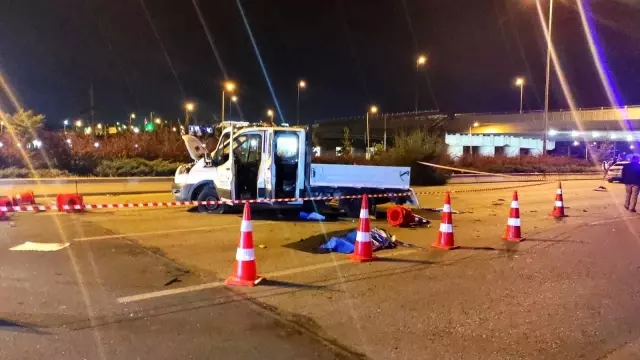 Son dakika: Ankara'da aydınlatma direklerine bakım yapan işçilere araba çarptı: 2 ölü, 2 yaralı