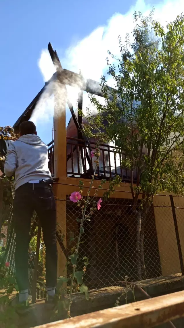 Son dakika haber: Antalya'da dubleks ev çıkan yangında küle döndü