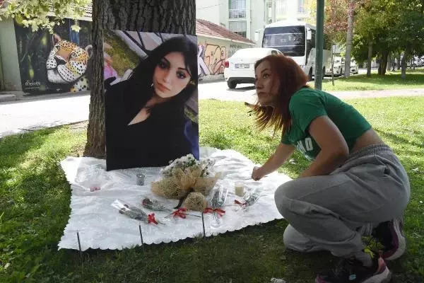 Arkadaşları, kayıp Sally'yi gözyaşlarıyla andı