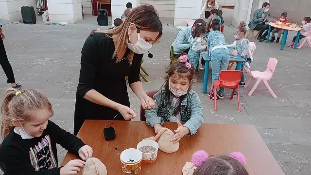 Bilecik'te çocuklar Yaşayan Kent Müzesi'ndeki etkinliklerle kültürlerini tanıyor