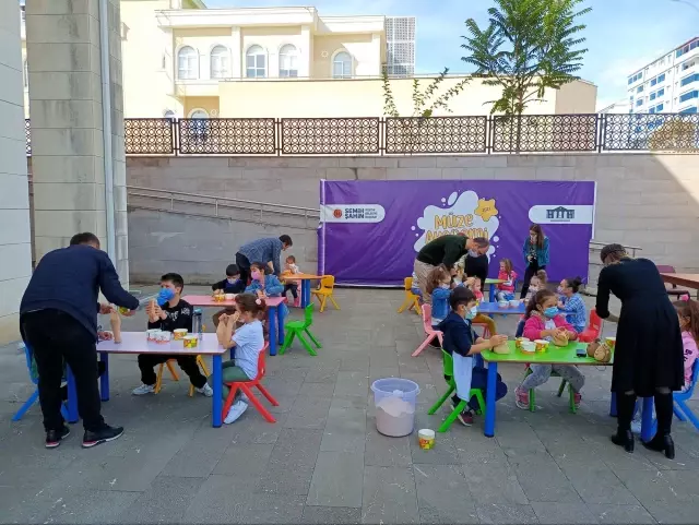 Bilecik'te çocuklar Yaşayan Kent Müzesi'ndeki etkinliklerle kültürlerini tanıyor