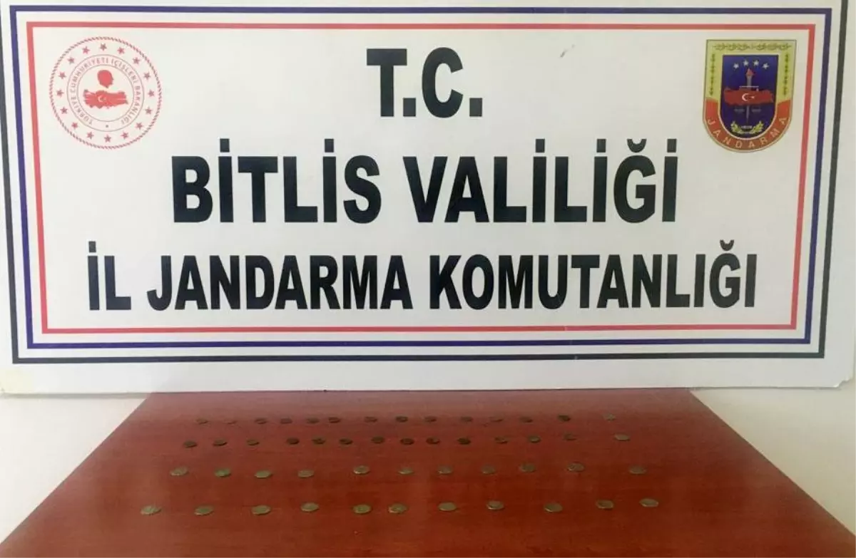 Bitlis'te 50 gümüş sikke ele geçirildi
