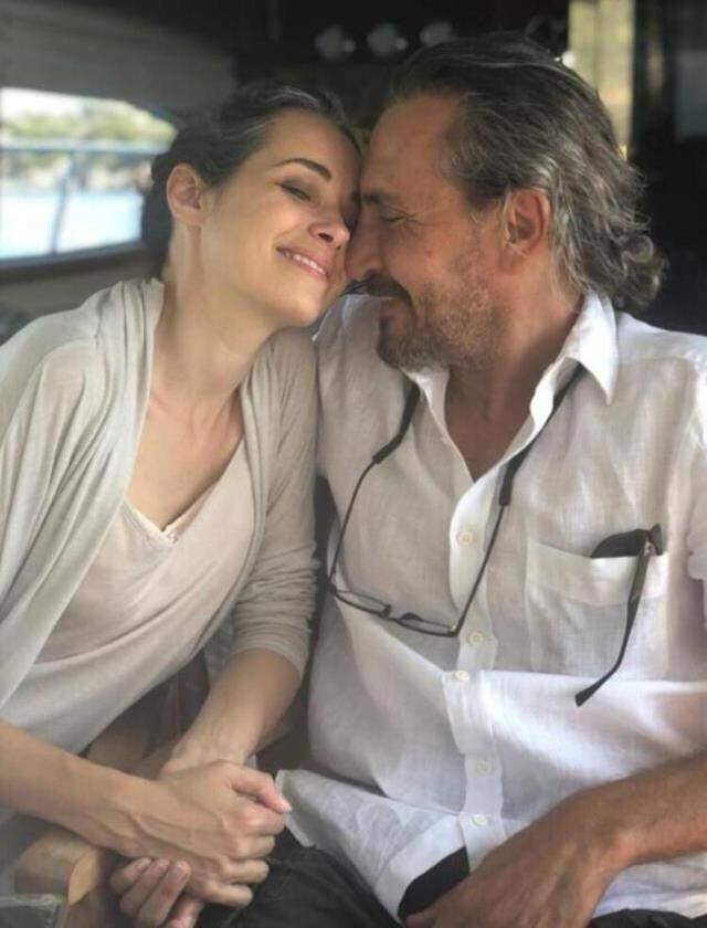 Çocuklarının babası Serdar Oral'ın ani ölümüyle yıkılan Özgü Namal, aylar sonra ilk kez görüntüledi Çocuklarının babası Serdar Oral'ın ani ölümüyle yıkılan Özgü Namal, aylar sonra ilk kez görüntüledi