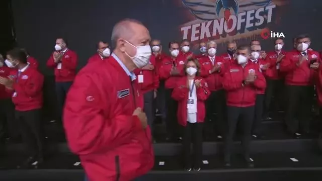 Son dakika haberi... Cumhurbaşkanı Erdoğan: Gençlerimizin, onları harflerle tanımlayanların fersah fersah ötesinde ufka sahip olduğunu biliyoruz