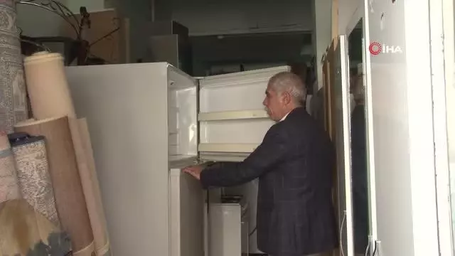 Dükkanları ikinci el eşyalarla doldurdular, öğrencilerin kente gelmesini beklemeye başladılar