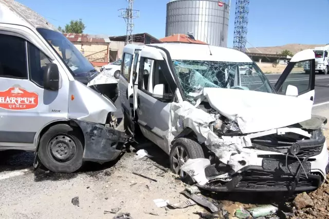 Elazığ'da trafik kazası: 2 yaralı