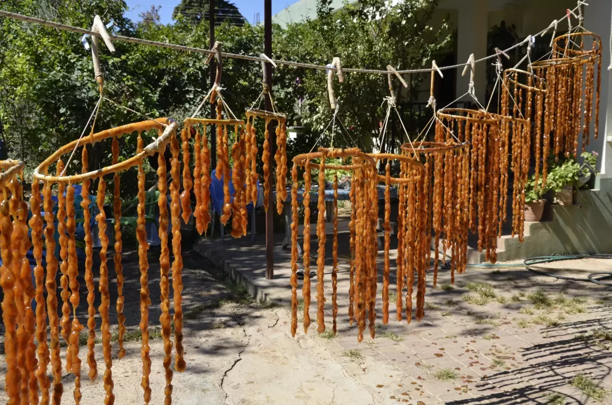 Halfeti'de bağ bozumu zamanı
