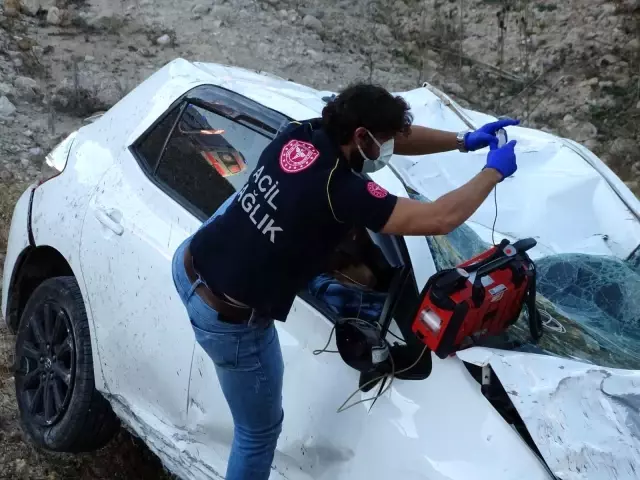 Son dakika: Hisarcık'ta otomobil uçuruma yuvarlandı: 1 ölü, 1 yaralı