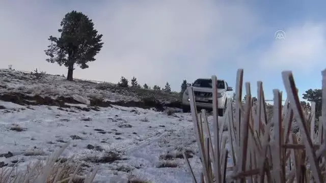 Kar ve sonbahar renkleri güzel manzaralar oluşturdu