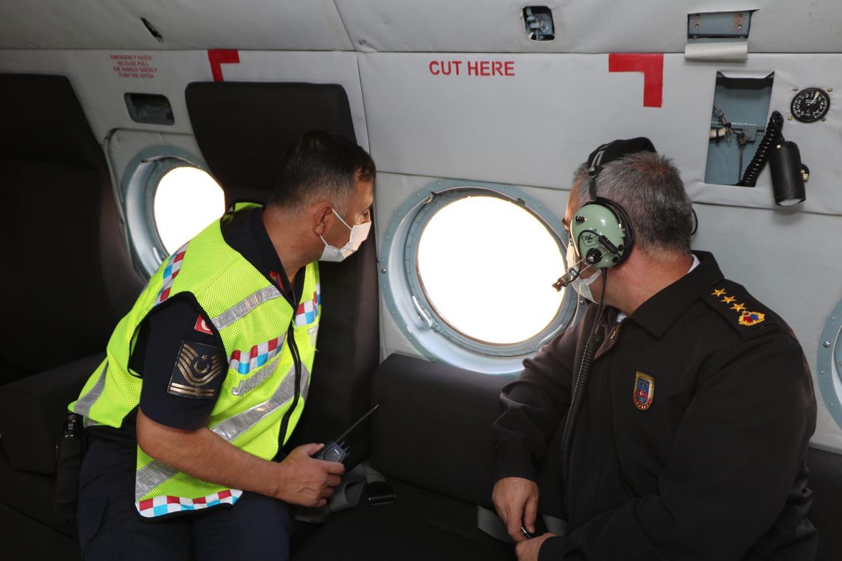 Konya'da jandarma helikopter destekli trafik denetimi yaptı