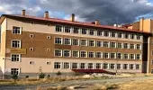 Öğretmen ve öğrencilerinin koronavirüs testi pozitif çıkan İmam Hatip Lisesi kapatıldı