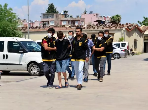 Restorana silahlı saldırıların şüphelisi, otomobilinde yakalandı