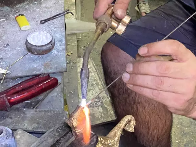 Tombak sanatını 3 kuşaktır yaşatıyorlar