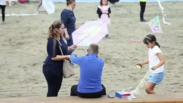 35 bin metrekarelik alanda düzenleme yapılan Yalıncak sahili hizmete açıldı