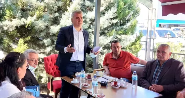 AK Parti muhtarları dinledi