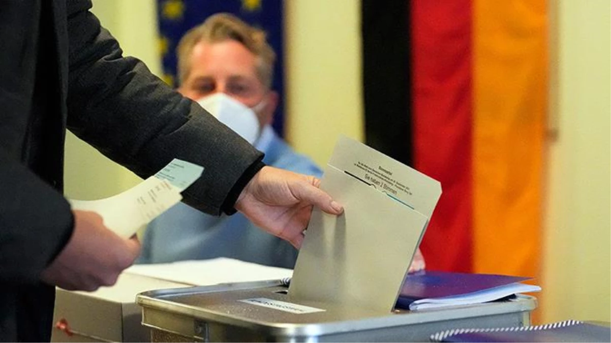 Almanya'daki genel seçimde birinci sandık çıkış anketinde CDU/CSU ile SPD yüzde 25'er oy aldı