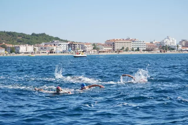 BALIKESİR - Açık Su Yüzme Şampiyonası, Ayvalık'ta yapıldı