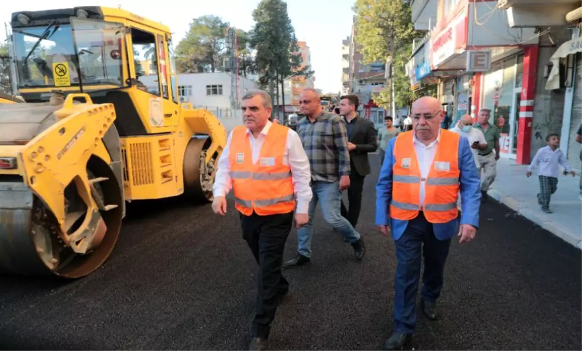 Başkan Beyazgül Birecik'te Yürütülen Asfalt Çalışmalarını İnceledi